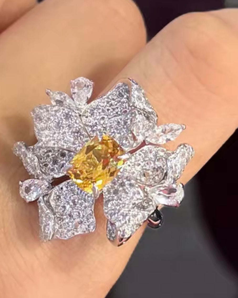 Jana ring  2 Carat  6*8 Sapphire Cushoval