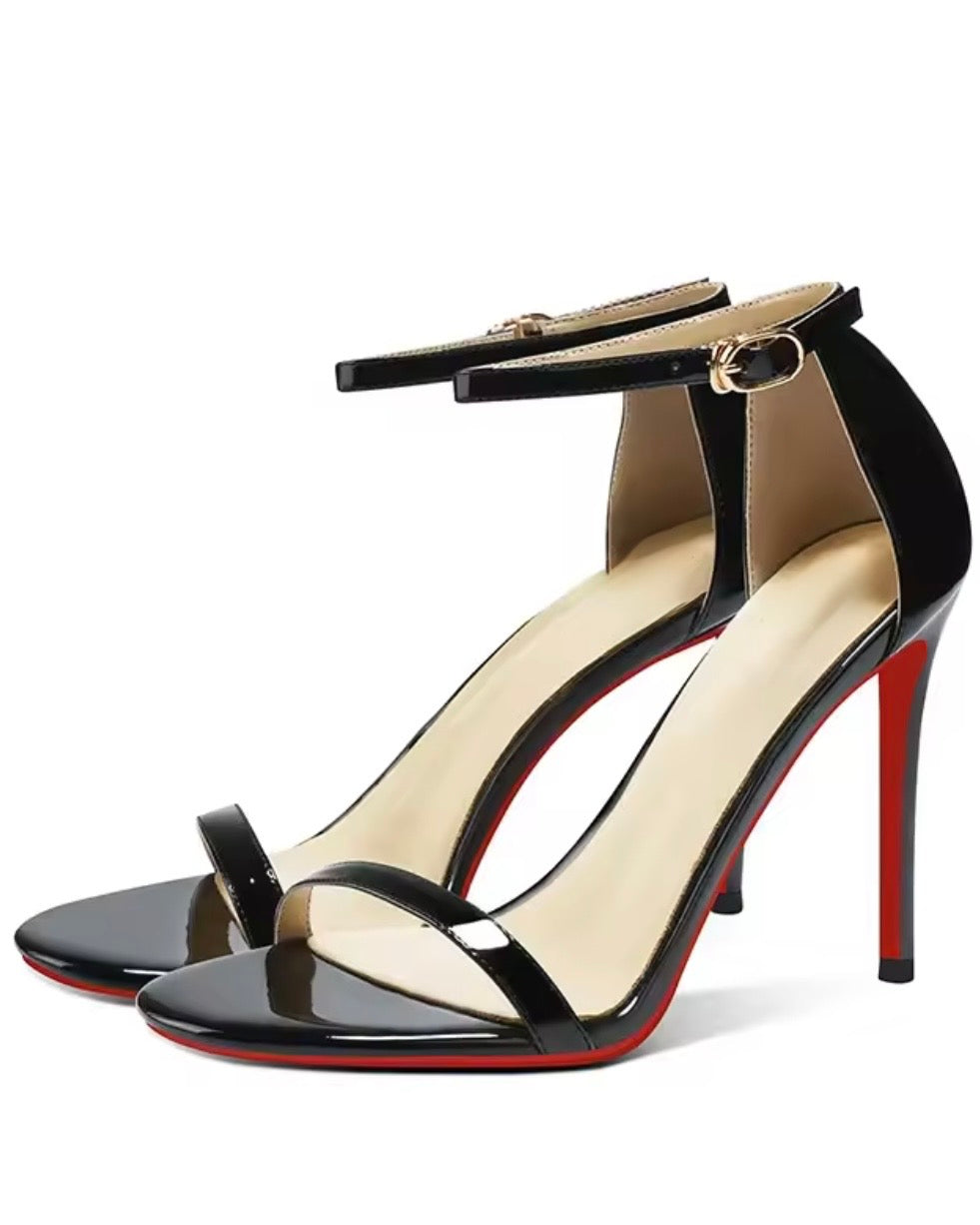 Hanya sandals