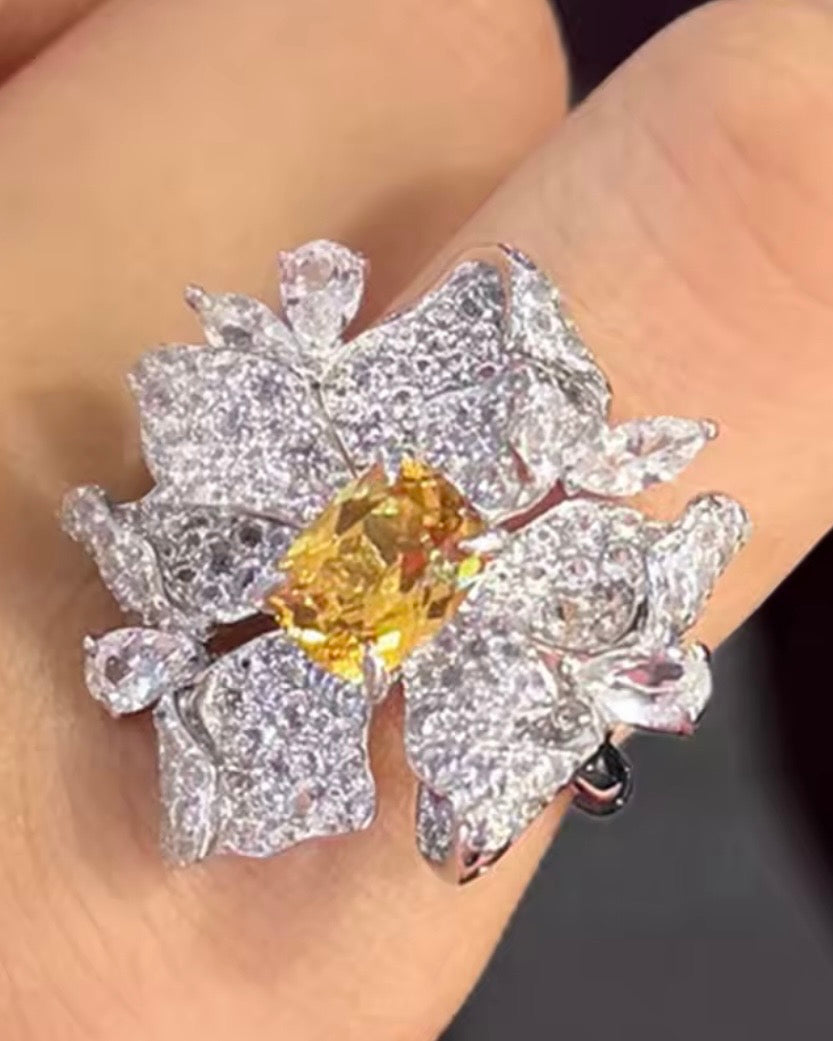 Jana ring  2 Carat  6*8 Sapphire Cushoval