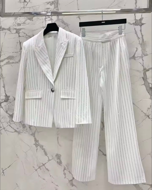 Alyna suit