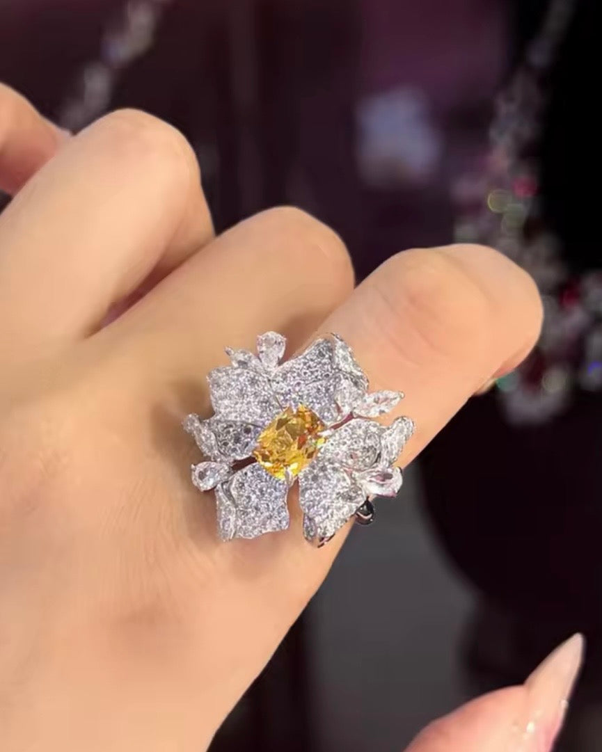 Jana ring  2 Carat  6*8 Sapphire Cushoval