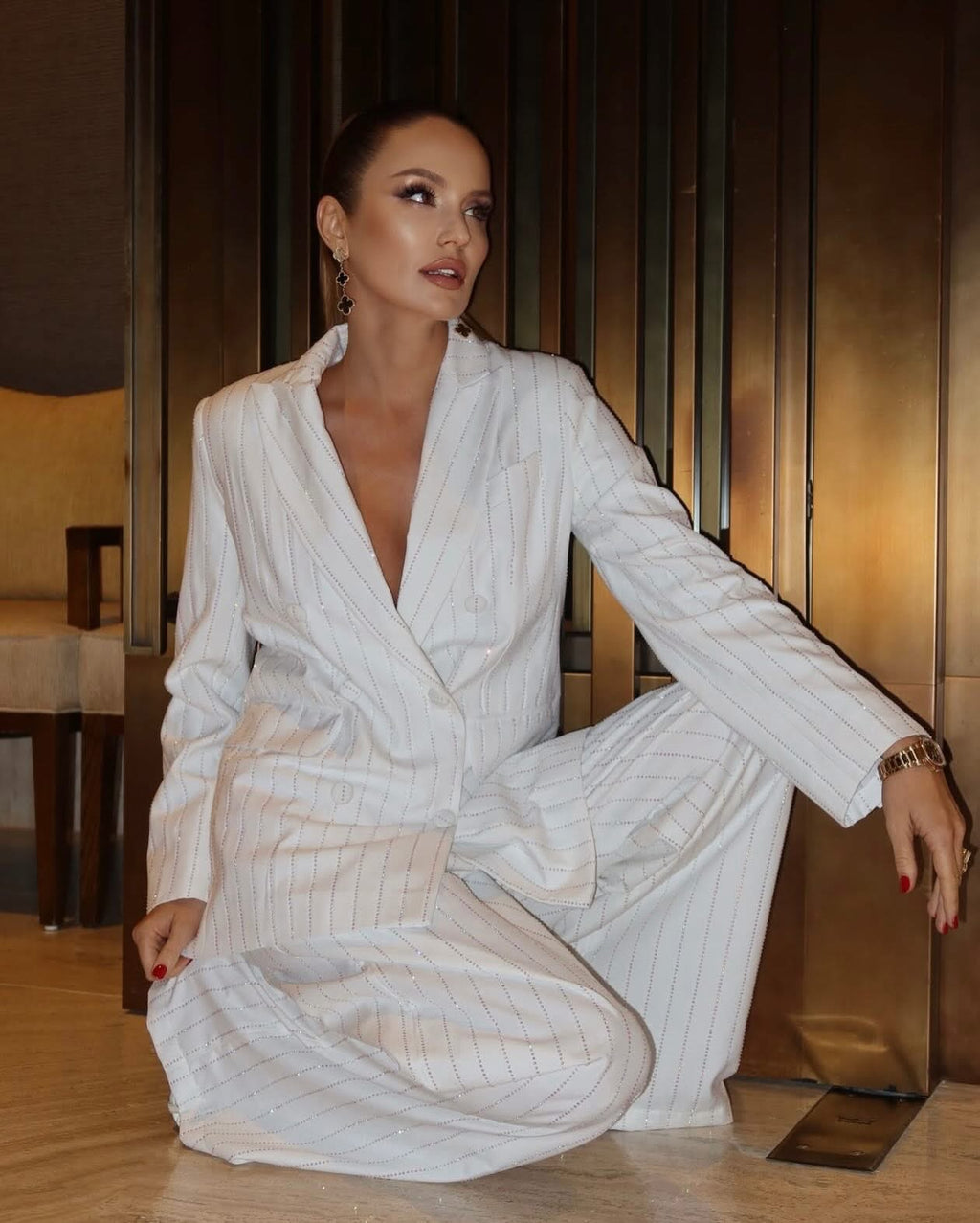 Alessia suit