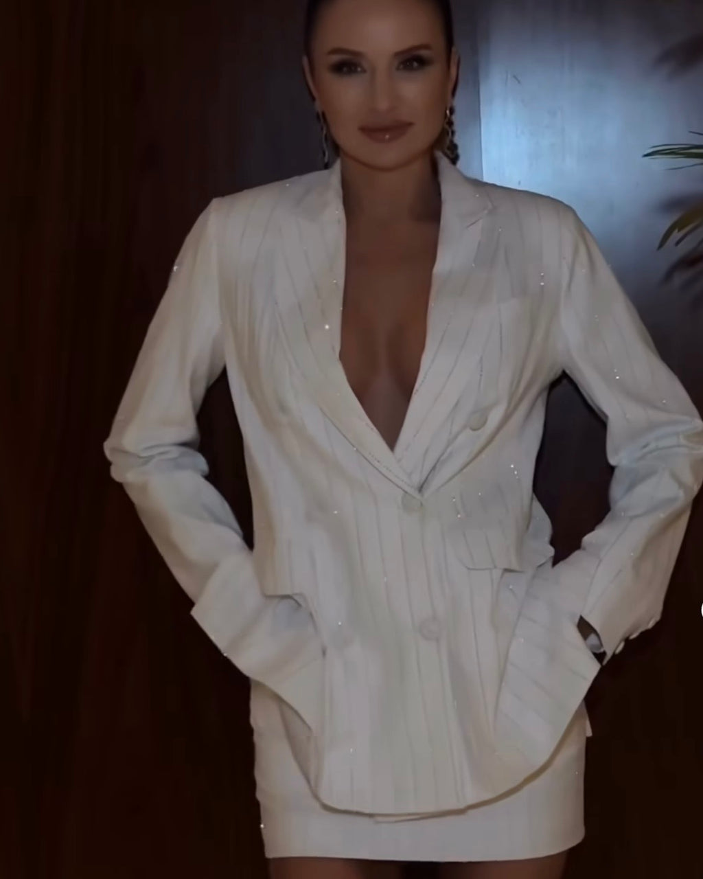 Anna suit