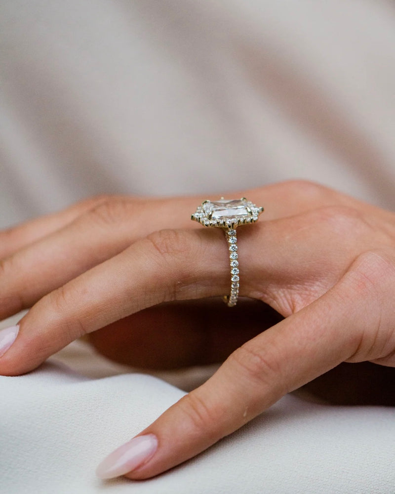 ARIELLE RING 3.32 CARAT RADIANT