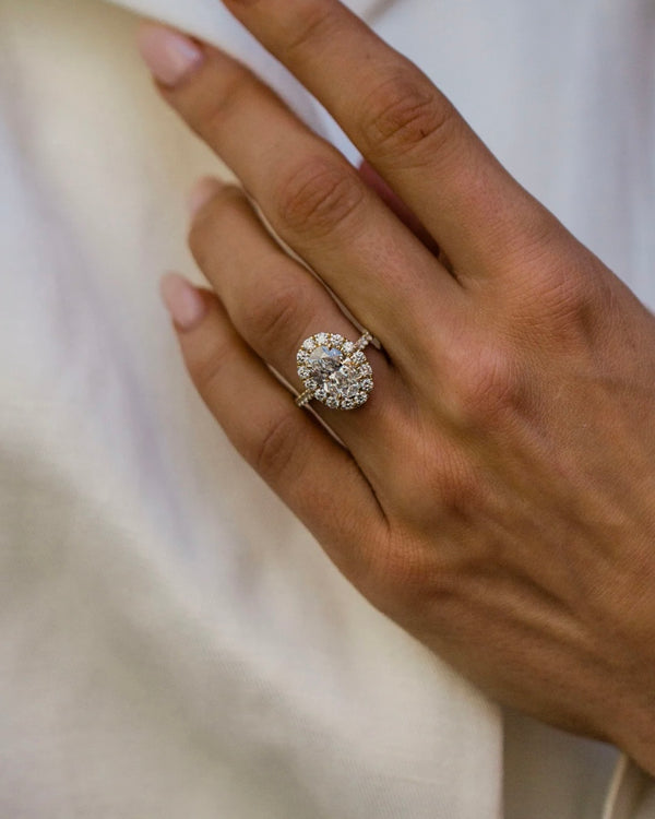 PEARLA RING 2.01 Carat Oval