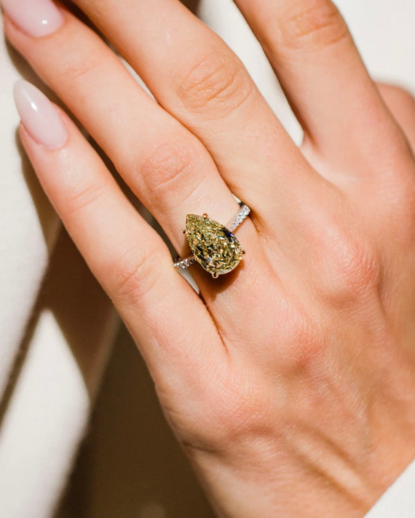 JOLIE RING 4.78 carat pear