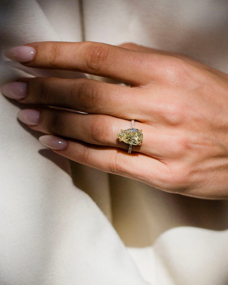 JOLIE RING 4.78 carat pear