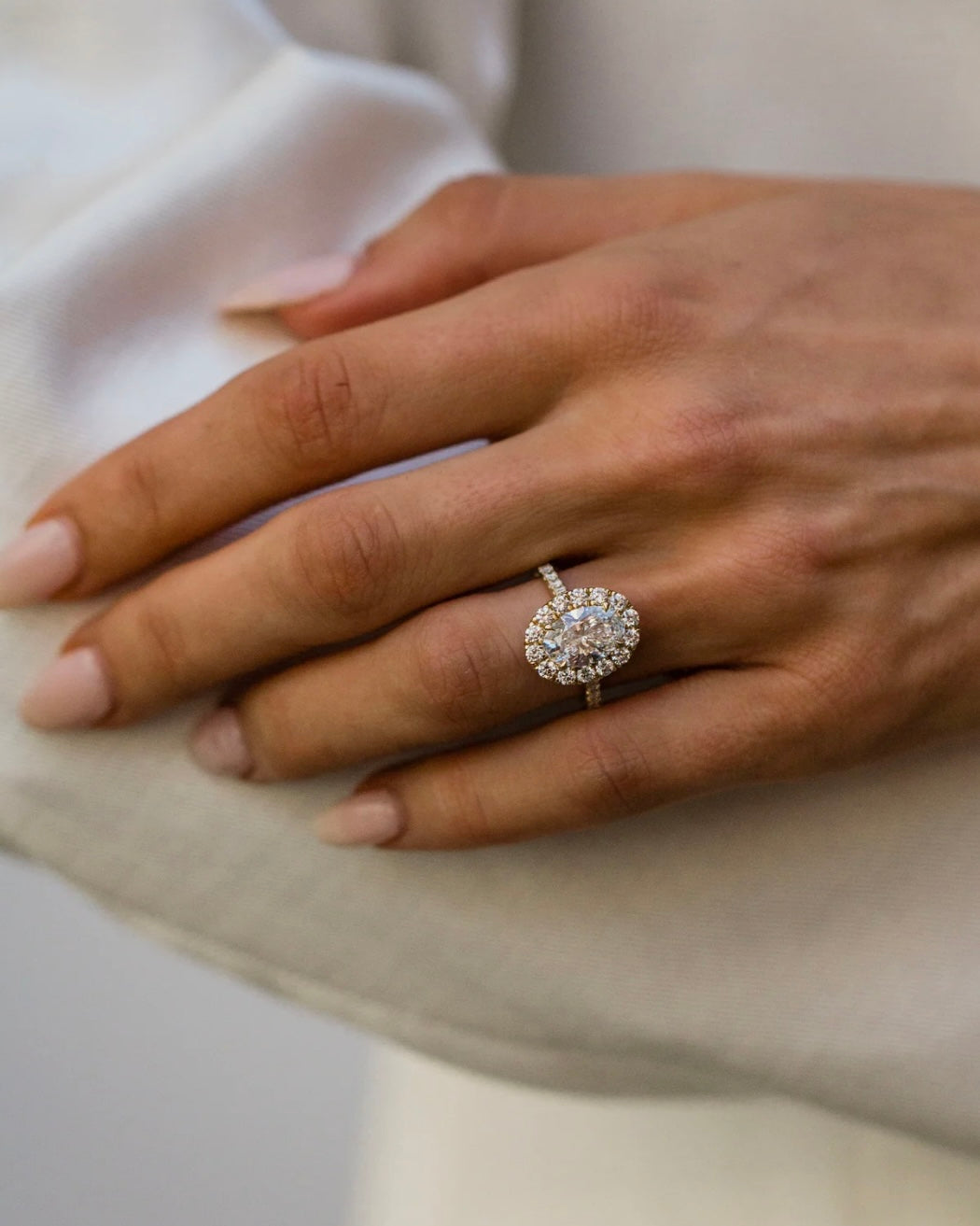 PEARLA RING 2.01 Carat Oval